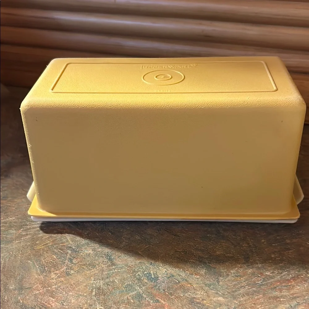 Tupperware Yellow and White Serving Container Set